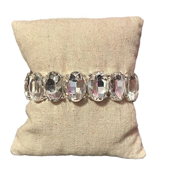 NWT Silver Rhinestone Stretch Bracelet - Picture 1 of 3
